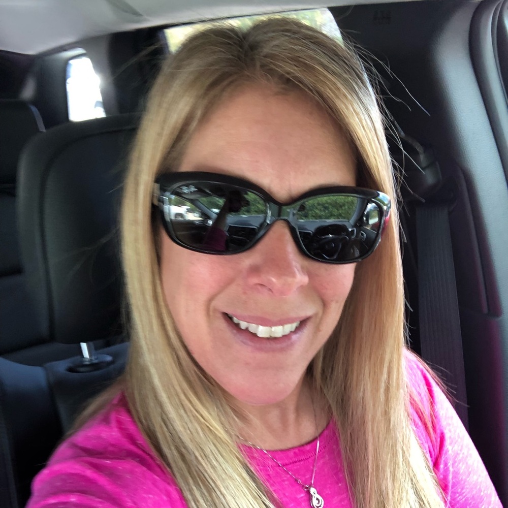 Meet your Posher, Desiree
